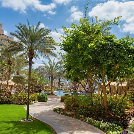 Apartmán Gorgeous 2Br In Fairmont Dubaj Exteriér fotografie