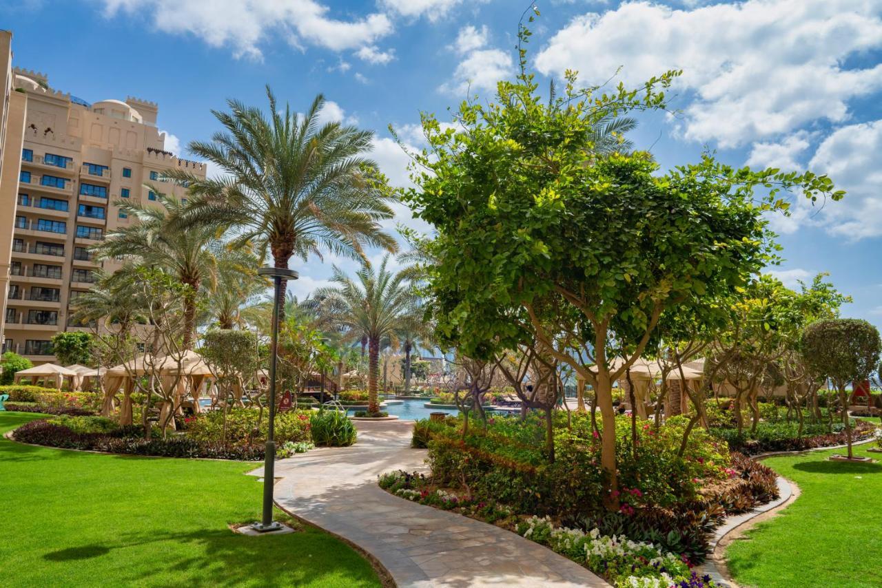 Apartmán Gorgeous 2Br In Fairmont Dubaj Exteriér fotografie